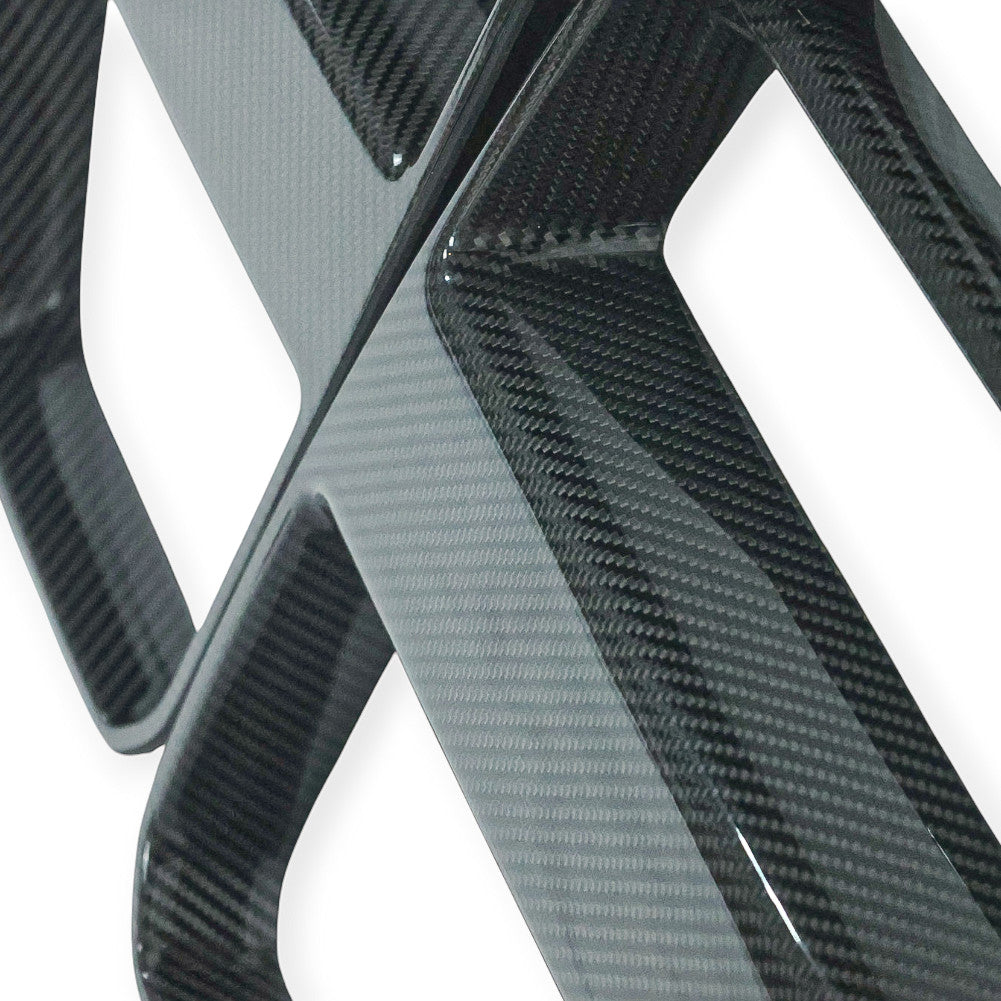 Carbon Corp. V-style carbon fibre front grille for BMW M3 G80 and M4 G82 with glossy finish and ACC cutout
